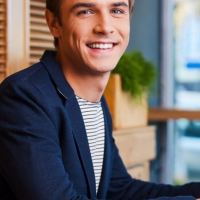 経験豊富な英語ナレーターがご対応